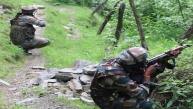 Jammu Kashmir: बारामूला में LoC के पास मुठभेड़, एक आतंकी मारा गया, दो की तलाश जारी