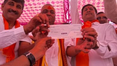 करौली शंकर महादेव ने दी ब्राह्मण-क्षत्रिय एकता की मिसाल, दिया 11 लाख का दान